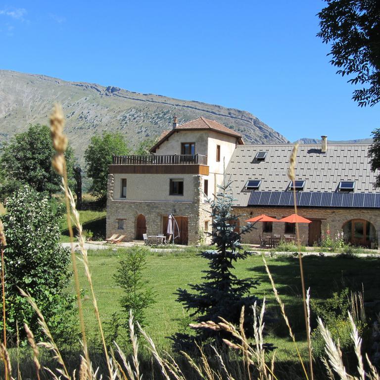 Le Clos De Lumiere La Roche-des-Arnauds Buitenkant foto